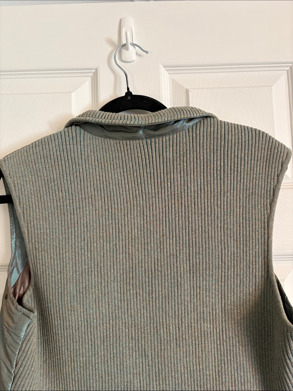 SPANNER Shiny Sage Green Iridescent Studded Detail Zip-Front Vest 🌟2/$30🌟 - Picture 8 of 11